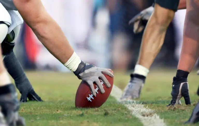 American football players ready to start the game