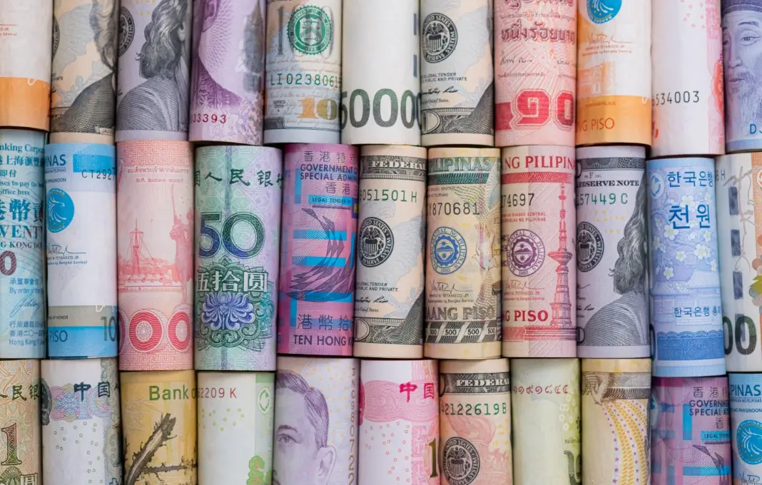 Weakening Dollar: 5 Essential Questions CEOs Should Ask