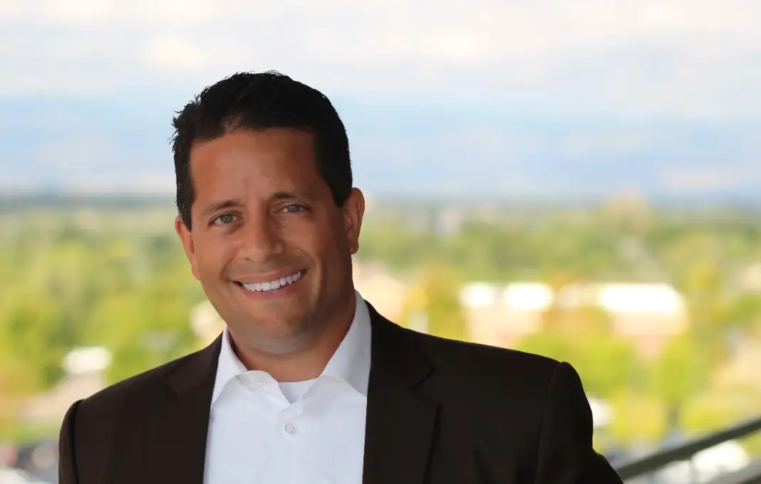 Terry Mendez headshot