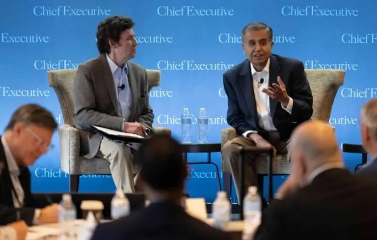 Manufacturing leadership summit stage