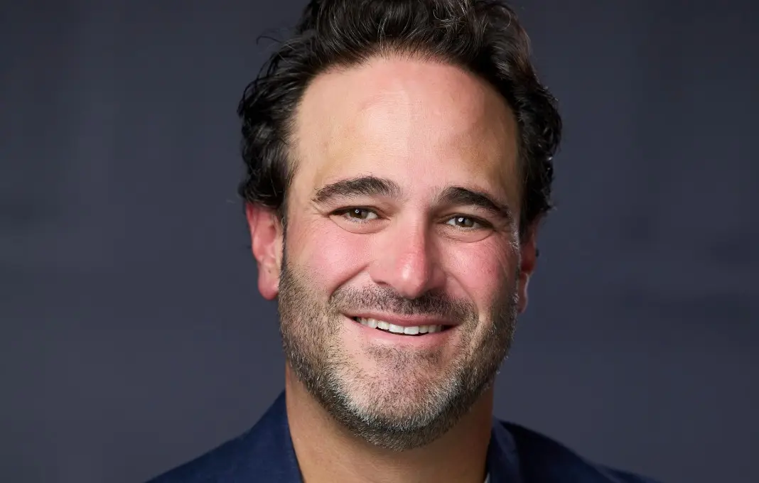 Josh Isner headshot