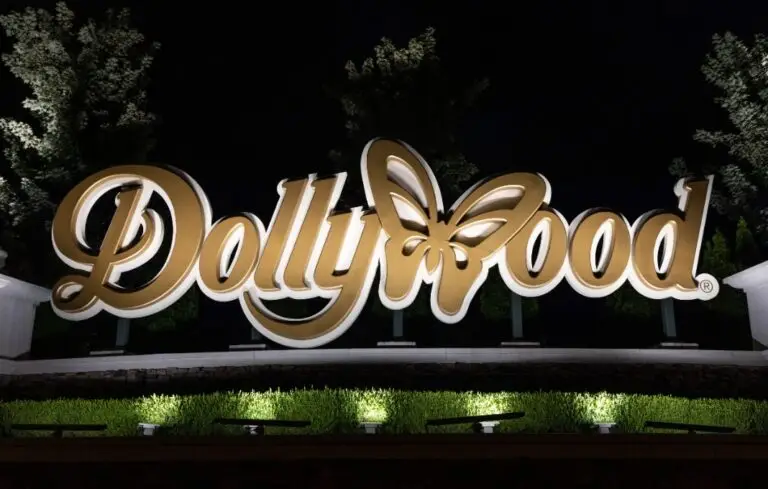 Dollywood sign