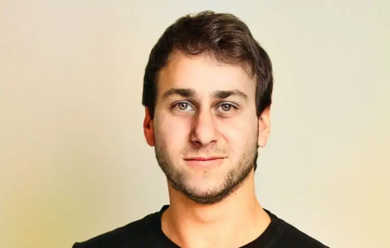 Tal Binder headshot