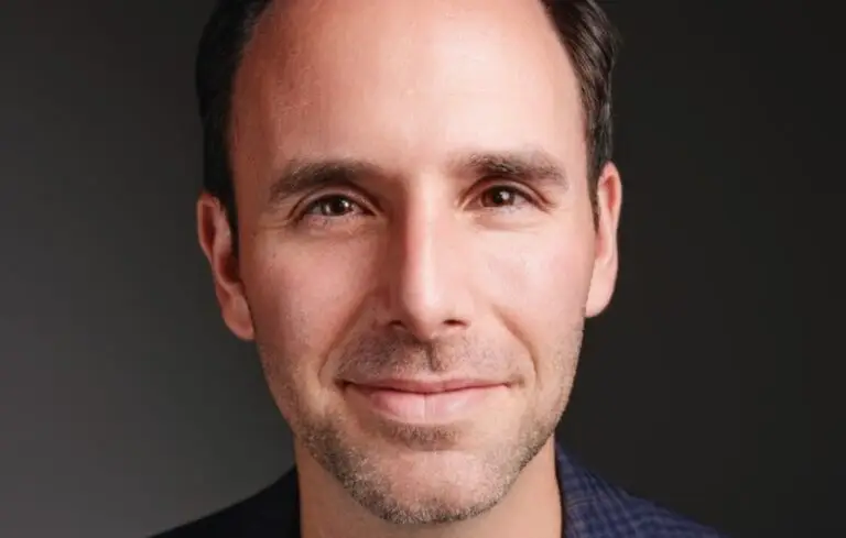 Geoff Woods headshot